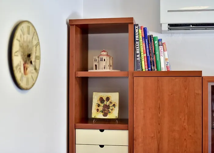 Inka And Comfy