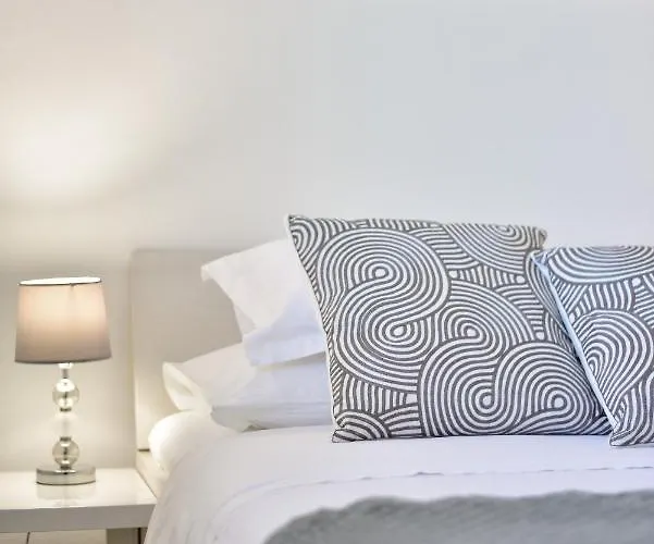 Inka And Comfy זאדאר