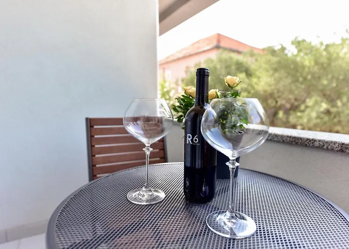 Inka And Comfy זאדאר